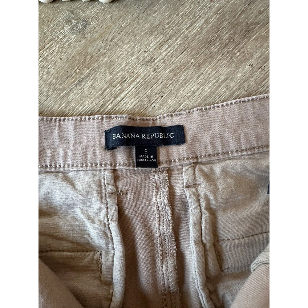 Banana Republic Women's Size 6 Casual Shorts Khaki Tan Classic 4 1/2” Inseam - Picture 2 of 5